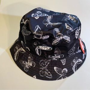 Petals & Peacocks black butterflies bucket hat, satin fabric O/S, NWT